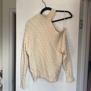 COLD SHOULDER ZARA sweater!